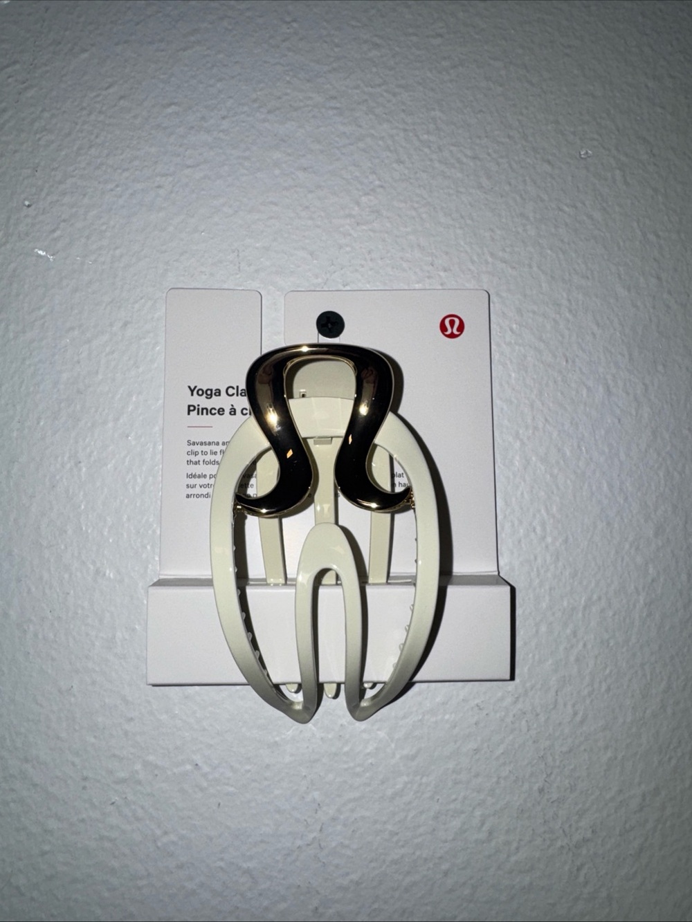 lululemon athletica Cream and Gold Hair Claw Clip